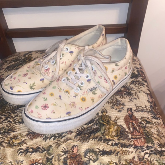Vans Women’s Doheny Low Rise Canvas Sneakers, sz 6.5 - Picture 3 of 15